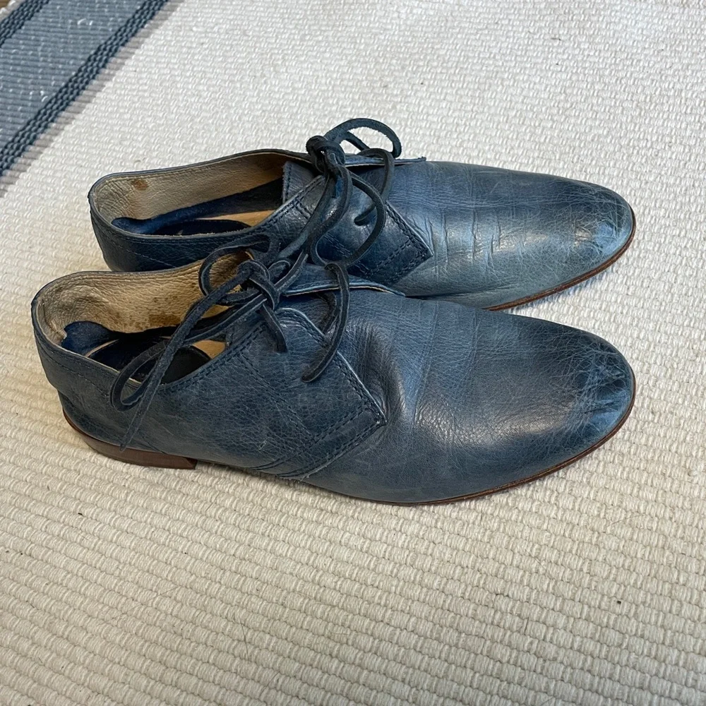 Frye Black Leather Lace-Up Flats